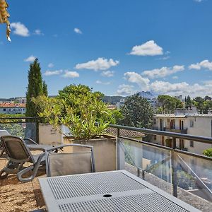 One-Bedroom Apartment Terrace